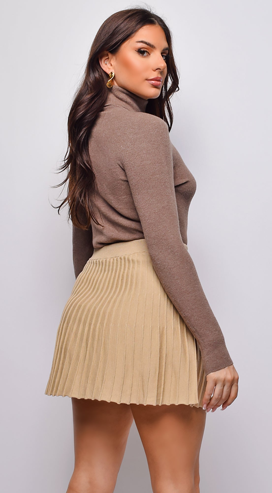 Europe Pleated Knit Mini Skirt - Taupe